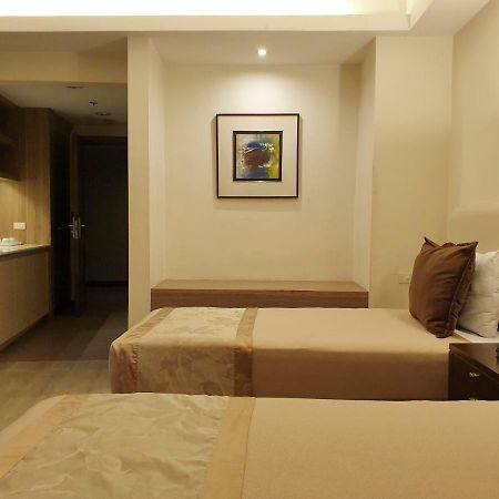 Imperial Palace Suites Quezon City Zewnętrze zdjęcie