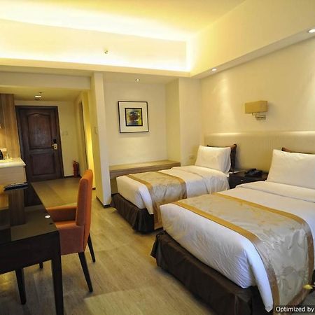 Imperial Palace Suites Quezon City Zewnętrze zdjęcie