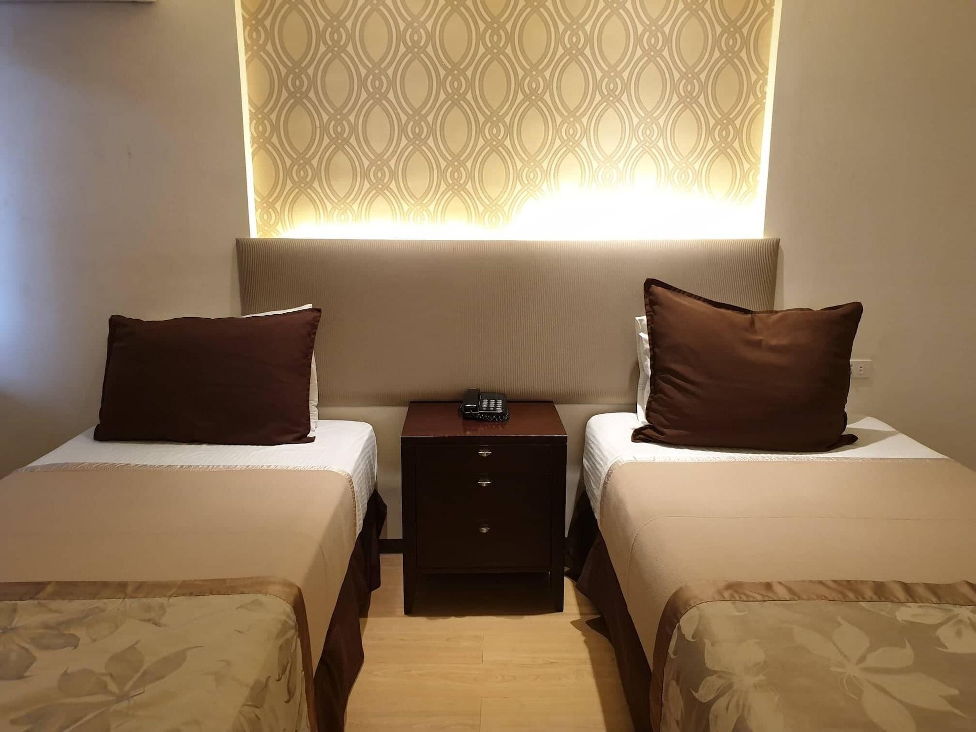 Imperial Palace Suites Quezon City Zewnętrze zdjęcie