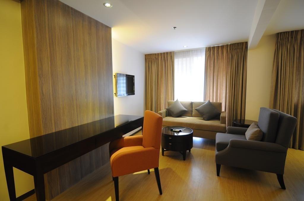 Imperial Palace Suites Quezon City Zewnętrze zdjęcie