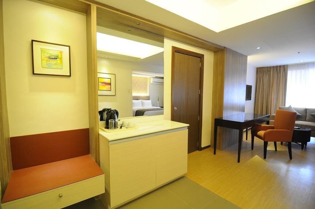 Imperial Palace Suites Quezon City Zewnętrze zdjęcie
