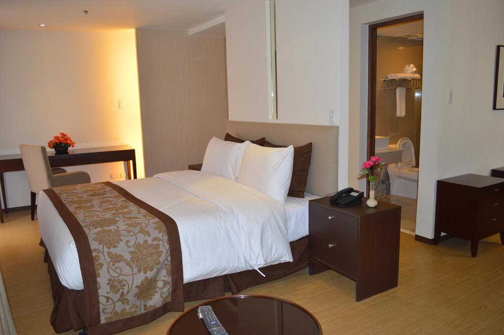 Imperial Palace Suites Quezon City Zewnętrze zdjęcie