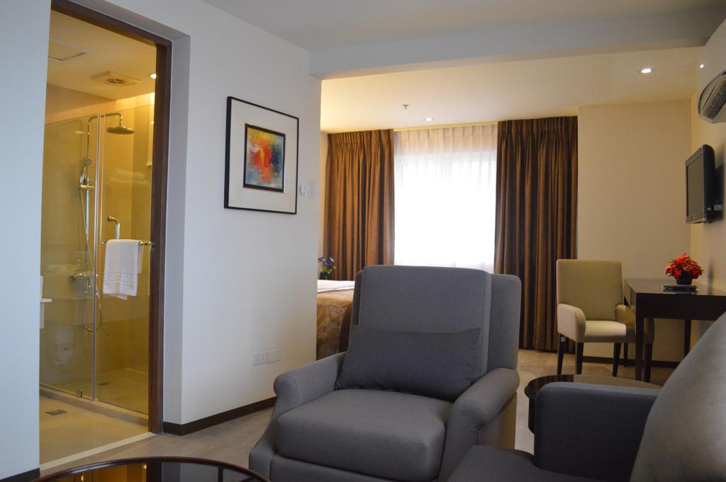 Imperial Palace Suites Quezon City Zewnętrze zdjęcie