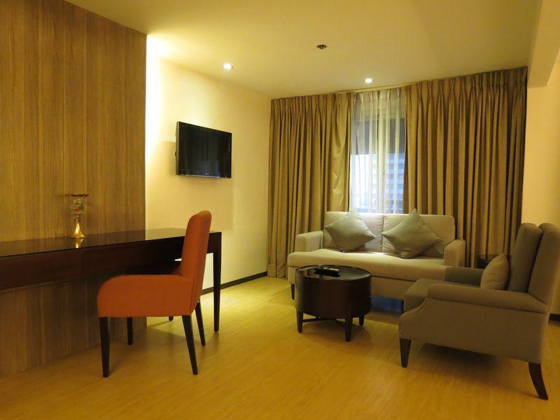 Imperial Palace Suites Quezon City Zewnętrze zdjęcie