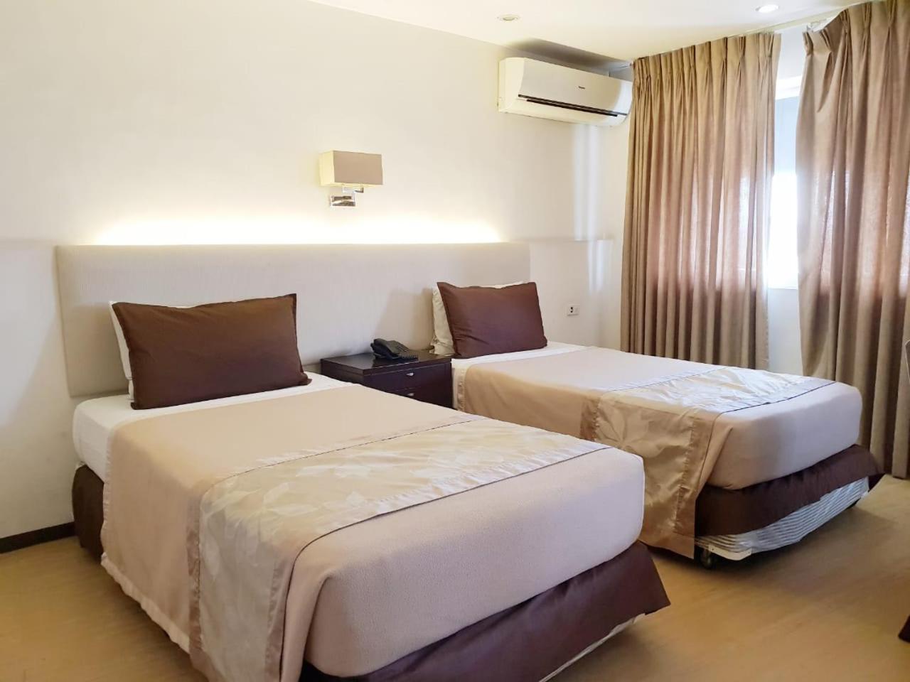 Imperial Palace Suites Quezon City Zewnętrze zdjęcie