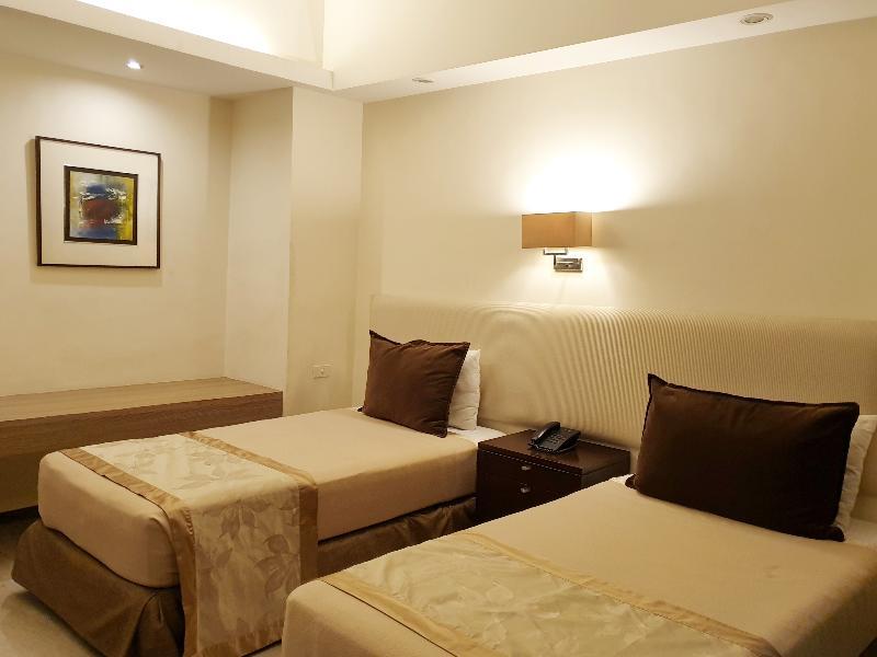 Imperial Palace Suites Quezon City Zewnętrze zdjęcie